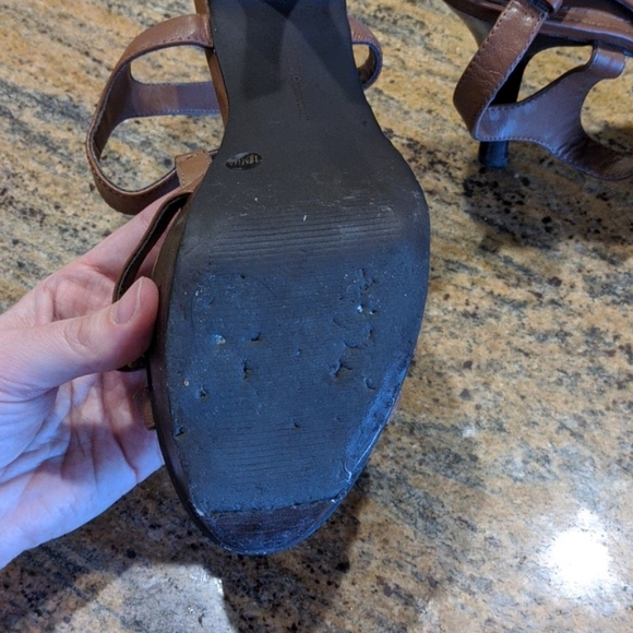 BCBG heels - Picture 6 of 8